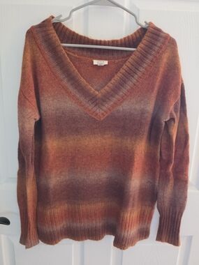 a.n.a Ombre V-Neck Sweater in Rust, Burnt Orange and Brown